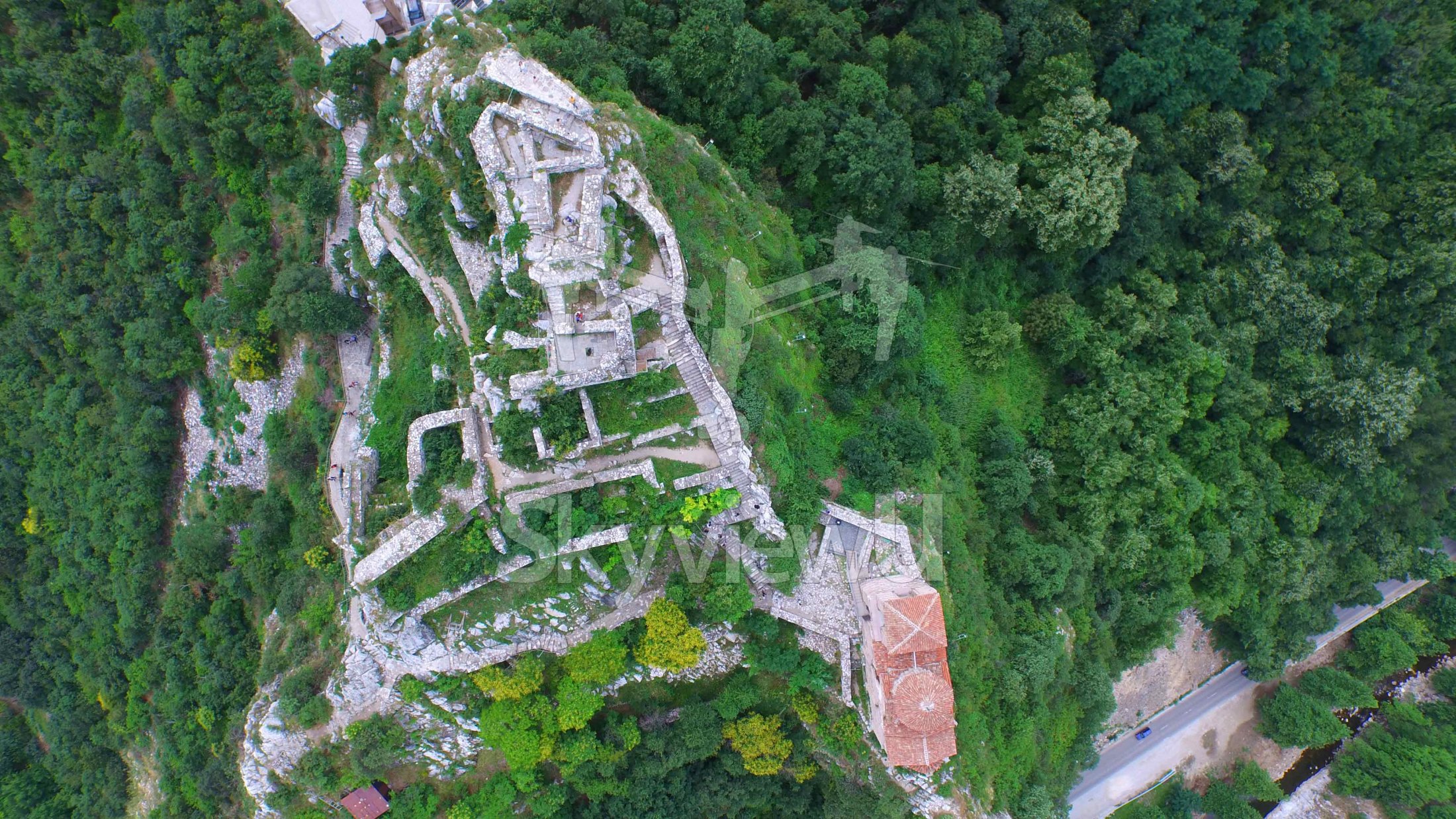 Асеновата крепост с дрон - въздушна фотография и заснемане с дрон - студио скайвю